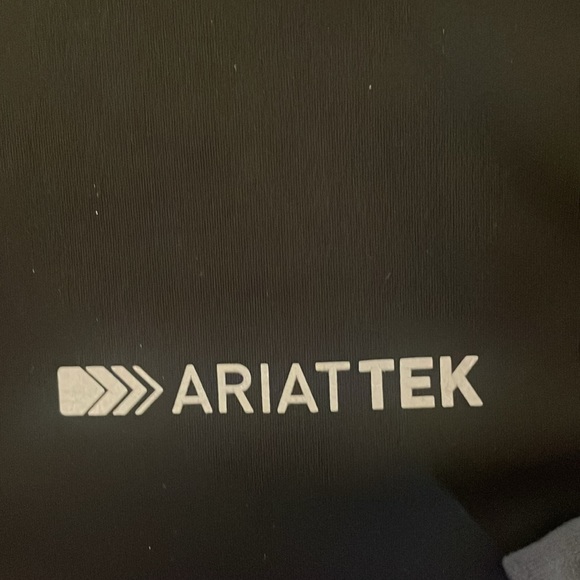 Ariat Cold Series 1/4 zip size medium - black and grey - Picture 10 of 11